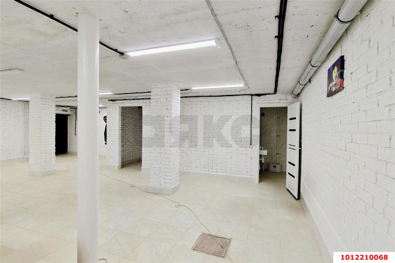 Фото №5: Офисное помещение <span class="whitespace-nowrap">65 м²</span>, <span class="whitespace-nowrap">3/3 эт.</span> - Краснодар, Центральный внутригородской округ, мкр. Табачная Фабрика, ул. МОПР, 22