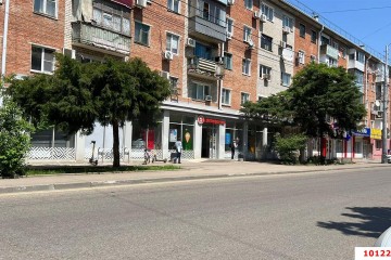 Фото №4: Торговое помещение 303 м² - Краснодар, мкр. Западный внутригородской округ, ул. Фёдора Лузана, 13