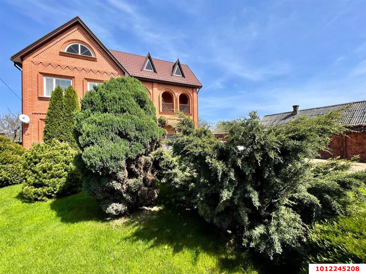 Фото №1: Дом 280 м² + 16 сот. - Курганинск, ул. Пионерская, 33