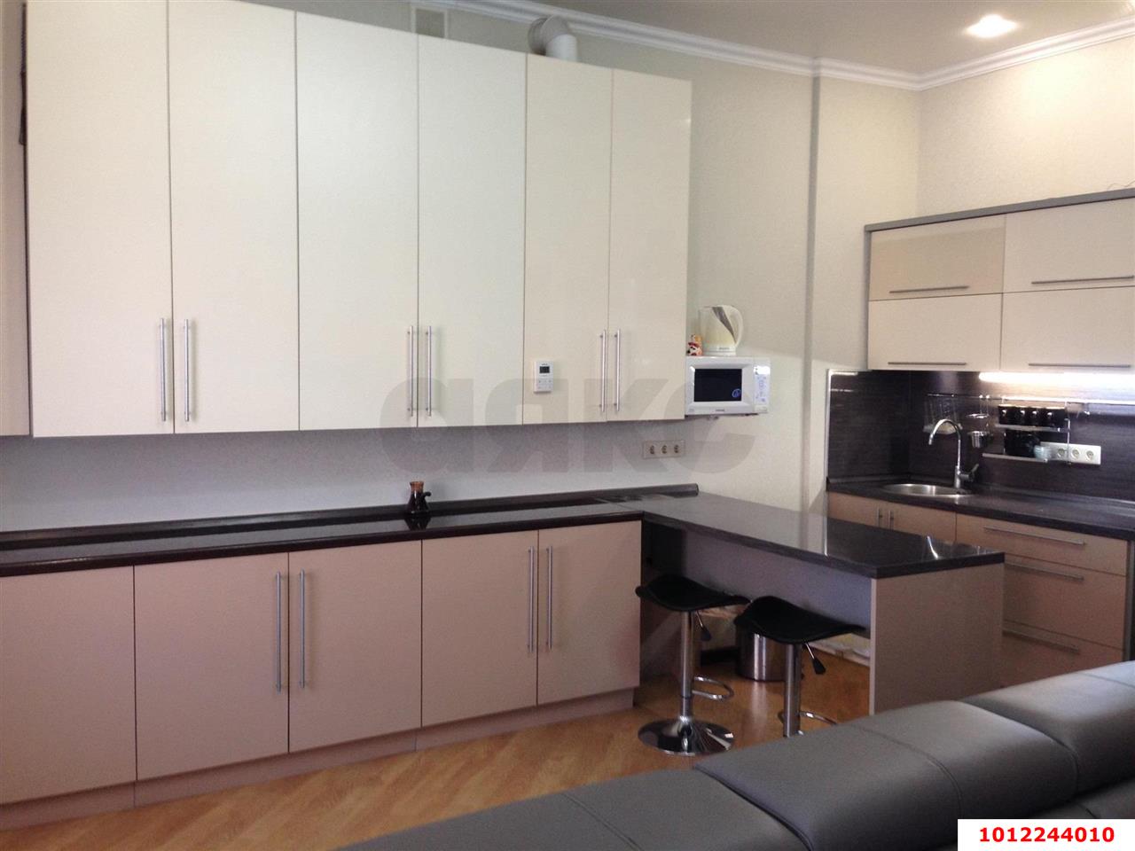 Фото №1: Таунхаус 122 м² + 1.5 сот. - Краснодар, квартал Зелёная Роща, ул. Цезаря Куникова, 33