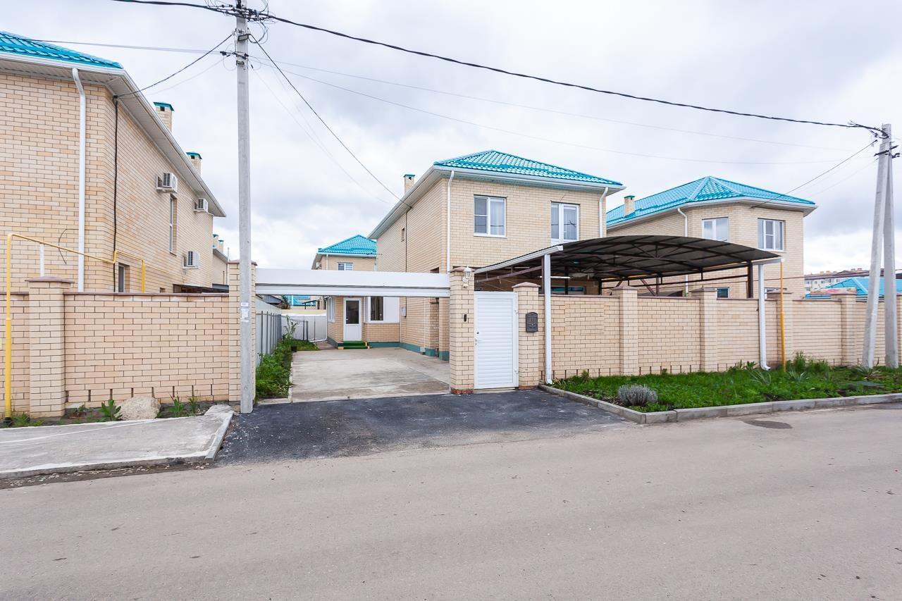 Фото №1: Дом 141 м² + 3 сот. - Краснодар, Прикубанский внутригородской округ, п. коттеджный  Изумрудный Город, ул. имени Героя Петра Богдановича, 3к1