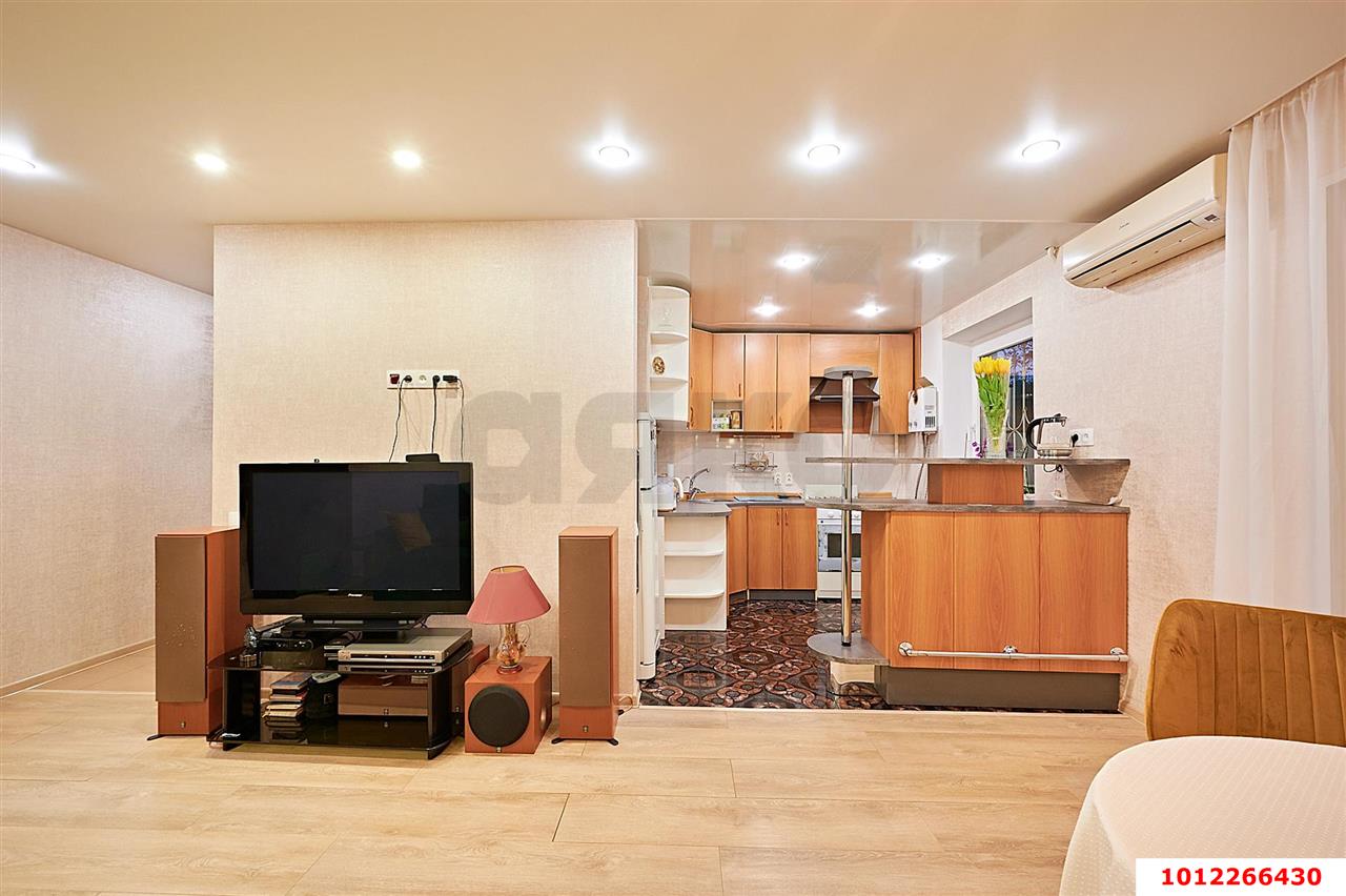 Фото №5: 2-комнатная квартира <span class="whitespace-nowrap">43 м²</span>, <span class="whitespace-nowrap">2/5 эт.</span> - Краснодар, мкр. Западный внутригородской округ, ул. 4-я Линия Нефтяников, 18