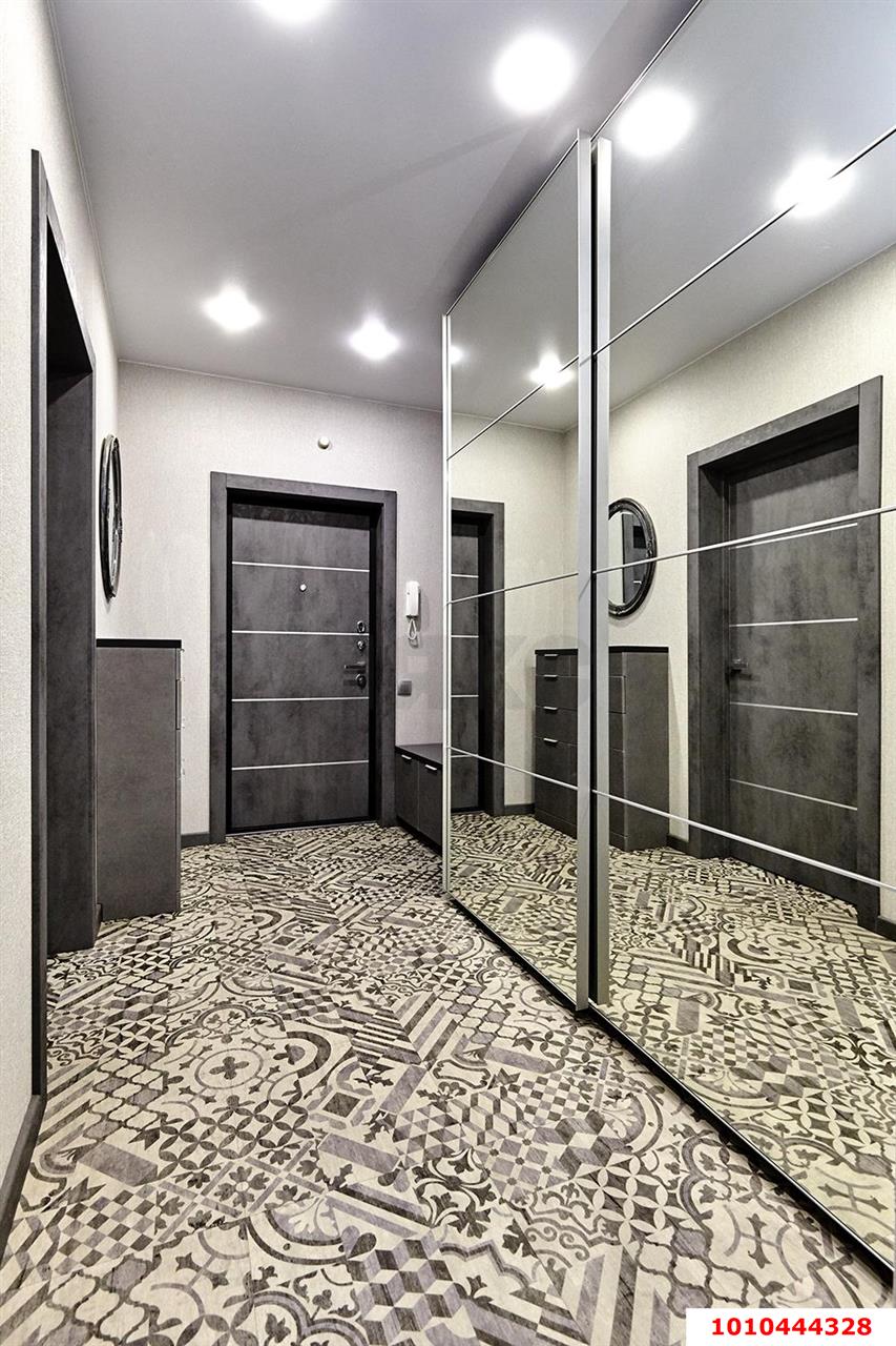 Фото №11: 3-комнатная квартира 70 м² - Краснодар, Юбилейный, ул. Генерала Шифрина, 1/1