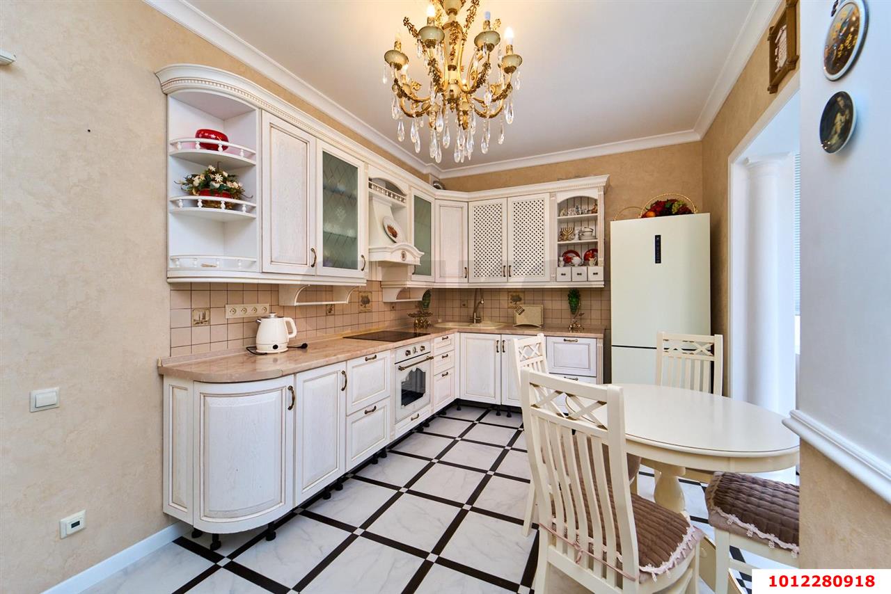 Фото №2: 2-комнатная квартира 90 м² - Краснодар, Музыкальный, Прикубанский внутригородской округ, Завод Радиоизмерительных Приборов, мкр. имени Петра Метальникова, ул. Московская, 152