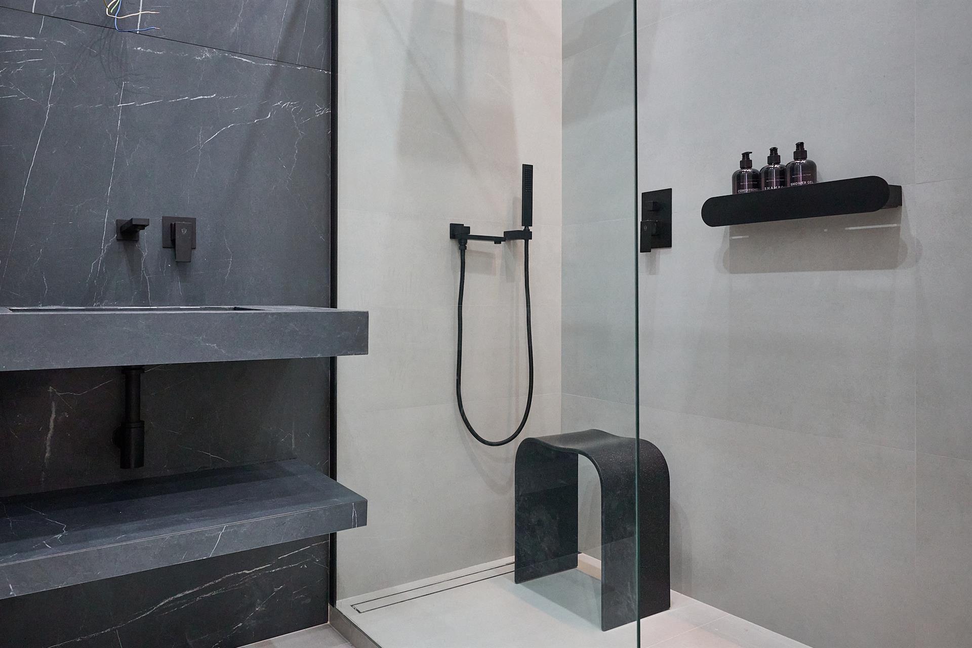 Фото №29: 1-комнатная квартира 72 м² - Краснодар, ЖК Девелопмент Плаза, Завод Измерительных Приборов, Прикубанский внутригородской округ, мкр. жилой комплекс Девелопмент Плаза, ул. имени 40-летия Победы, 33Г