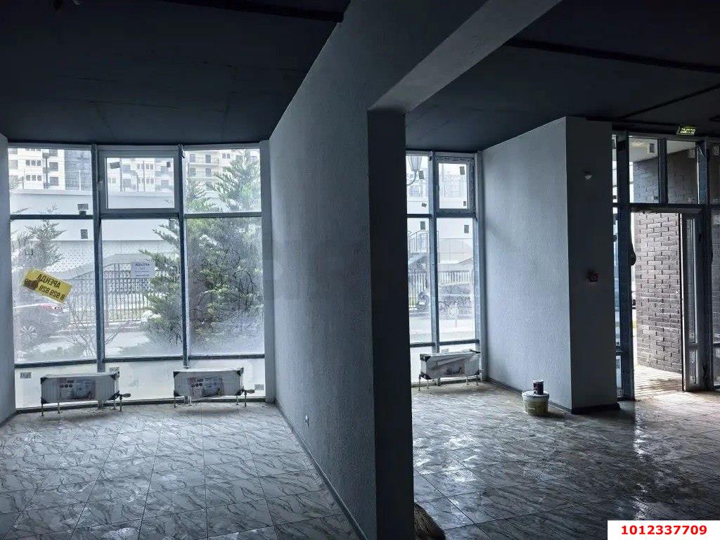 Фото №4: Торговое помещение 73 м² - Краснодар, жилой комплекс Дружный, б-р Адмиралтейский, 3