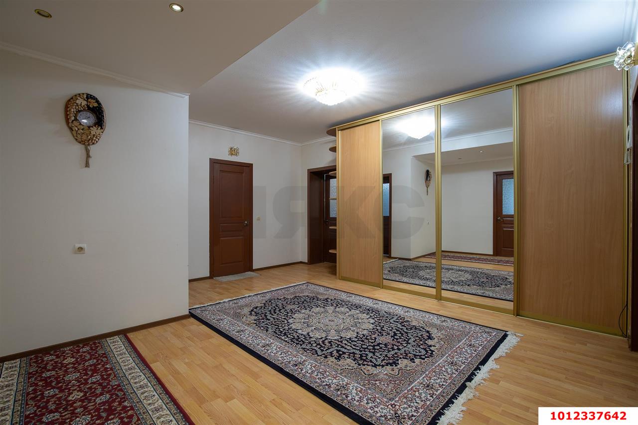 Фото №10: 3-комнатная квартира 112 м² - Краснодар, Краевая Клиническая Больница, ул. Черкасская, 55