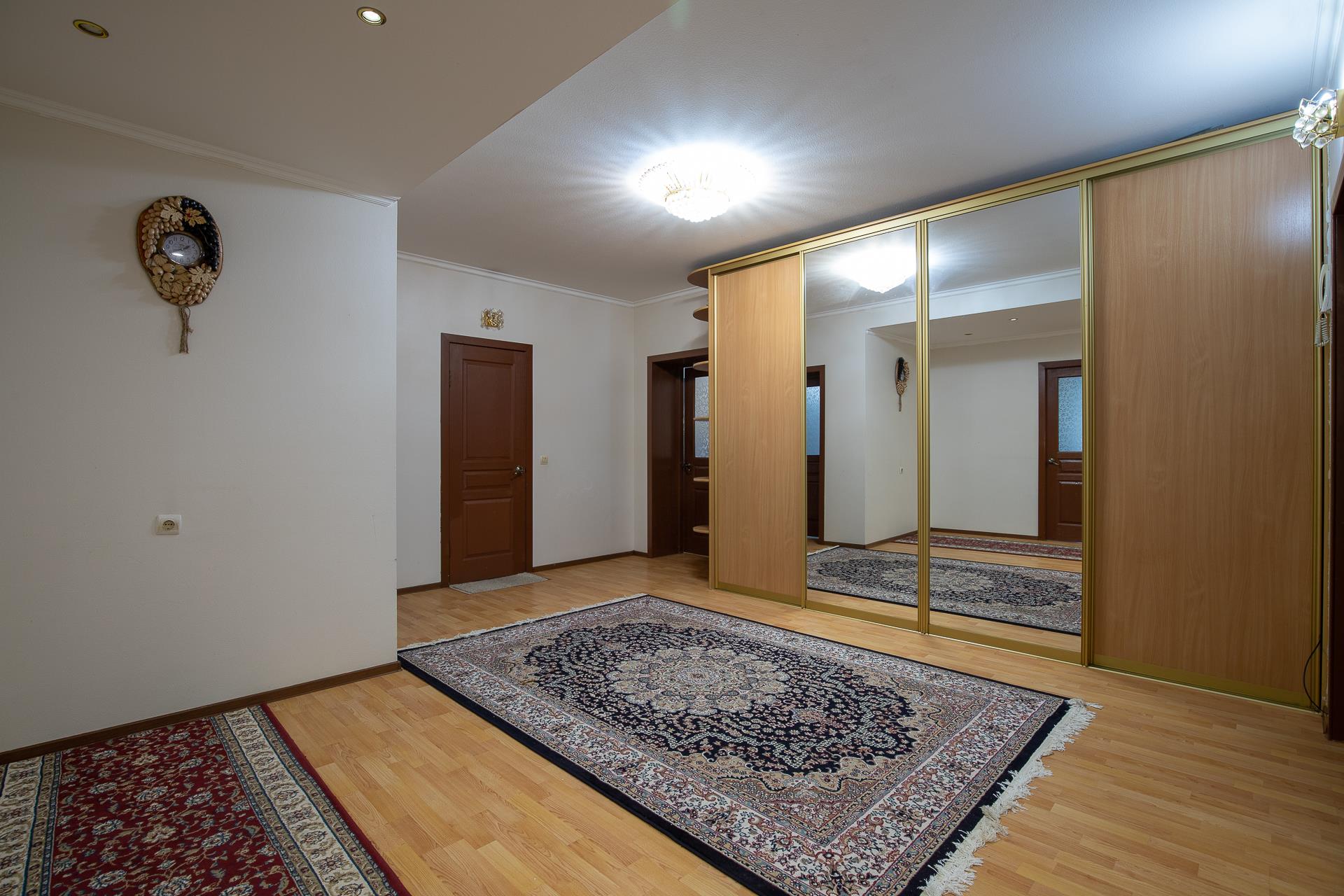 Фото №10: 3-комнатная квартира 112 м² - Краснодар, Прикубанский внутригородской округ, мкр. Краевая Клиническая Больница, ул. Черкасская, 55