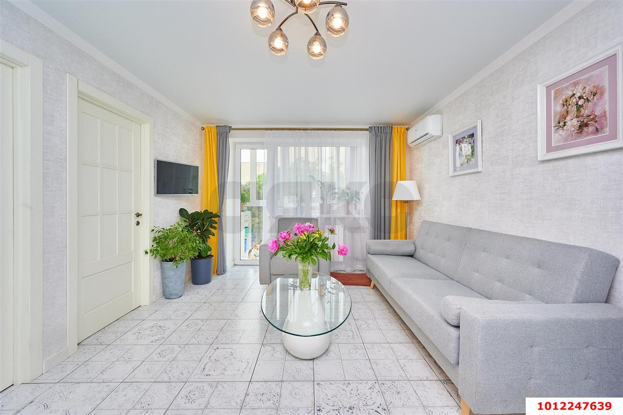 Фото №1: 3-комнатная квартира 69 м² - Краснодар, Центральный внутригородской округ, мкр. Центральный, ул. Мира, 37