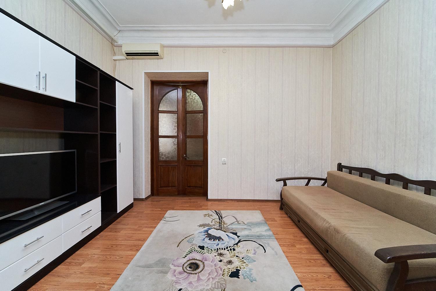 Фото №6: 2-комнатная квартира 45 м² - Краснодар, Центральный внутригородской округ, мкр. Центральный, ул. Коммунаров, 74