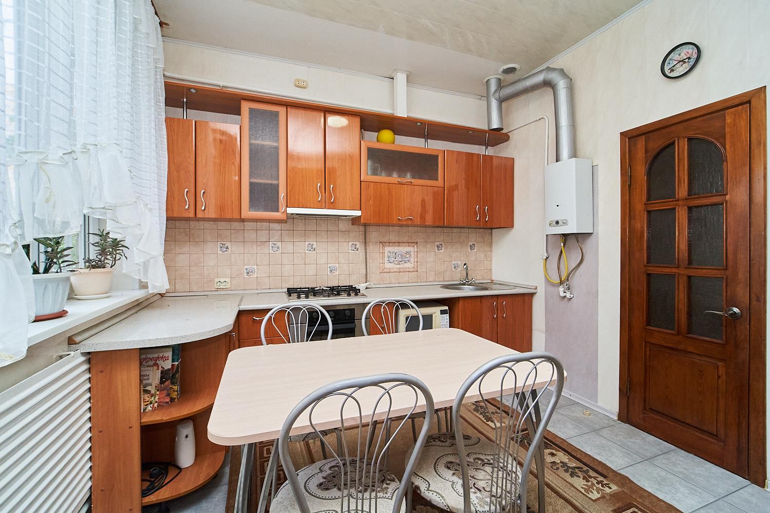 Фото №1: 2-комнатная квартира 45 м² - Краснодар, Центральный внутригородской округ, мкр. Центральный, ул. Коммунаров, 74