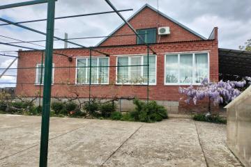 Фото №1: Дом 175 м² - Бейсуг, ул. Близнюкова