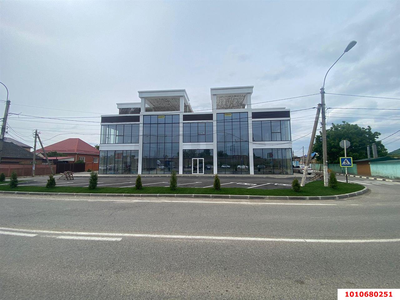 Фото №4: Отдельное здание 1750 м² - Яблоновский, ул. Гагарина