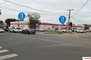 Фото №1: Торговое помещение 271 м² - Краснодар, мкр. Завод Радиоизмерительных Приборов, ул. 1 Мая, 432