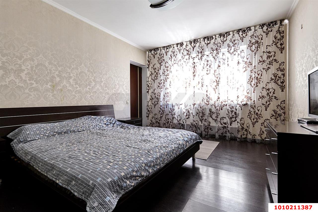 Фото №10: Дом 200 м² + 4.4 сот. - Краснодар, Западный внутригородской округ, мкр. Фестивальный, ул. Воровского, 153