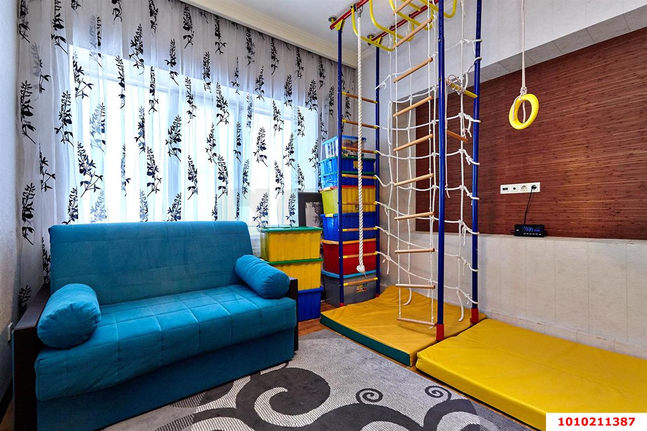 Фото №12: Дом 200 м² + 4.4 сот. - Краснодар, Фестивальный, ул. Воровского, 153