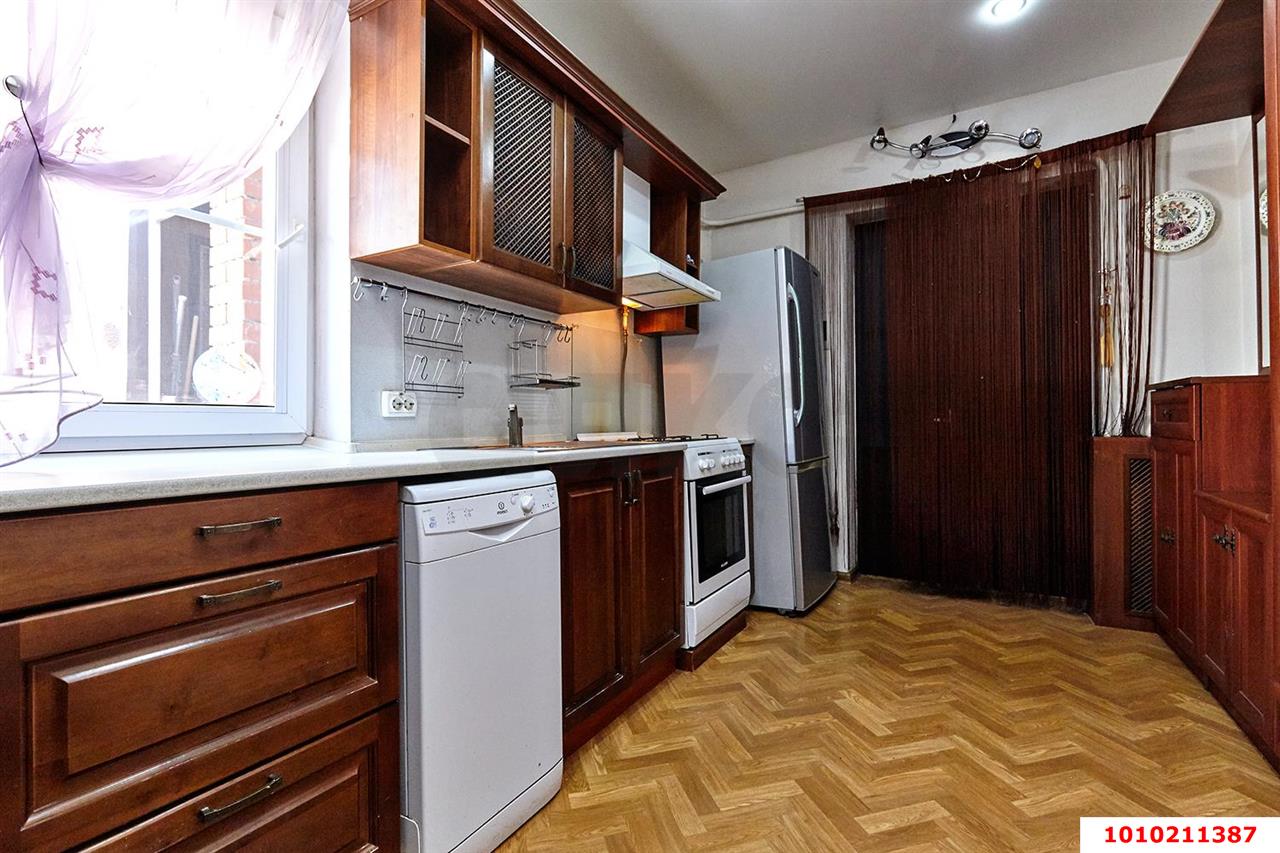 Фото №6: Дом 200 м² + 4.4 сот. - Краснодар, Фестивальный, ул. Воровского, 153