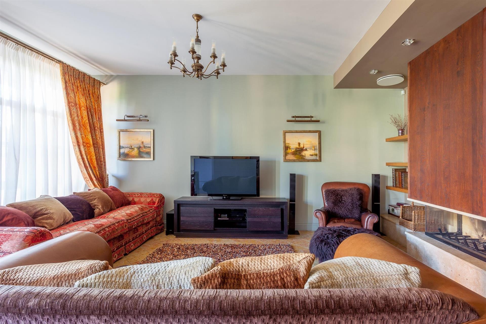 Фото №8: Дом 469 м² + 12 сот. - Краснодар, Прикубанский внутригородской округ, Калинино, мкр. Завод Радиоизмерительных Приборов, ул. Григория Пономаренко, 36