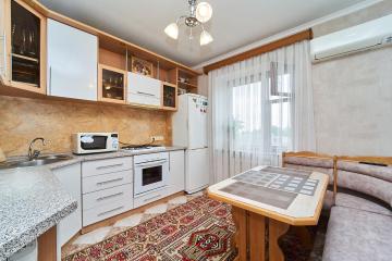 Фото №1: 4-комнатная квартира 95 м² - Краснодар, мкр. Камвольно-суконный Комбинат, ул. Онежская, 5/1