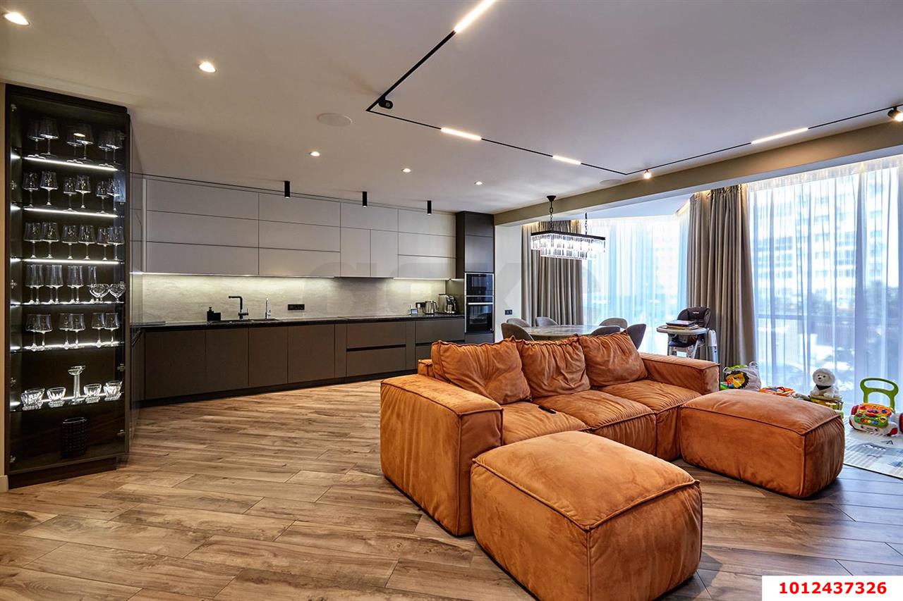 Фото №1: 3-комнатная квартира 128 м² - Краснодар, Прикубанский внутригородской округ, Фестивальный, Отделение № 1 совхоза Солнечный, мкр. жилой комплекс Седьмой Континент, ул. Совхозная, 1к6