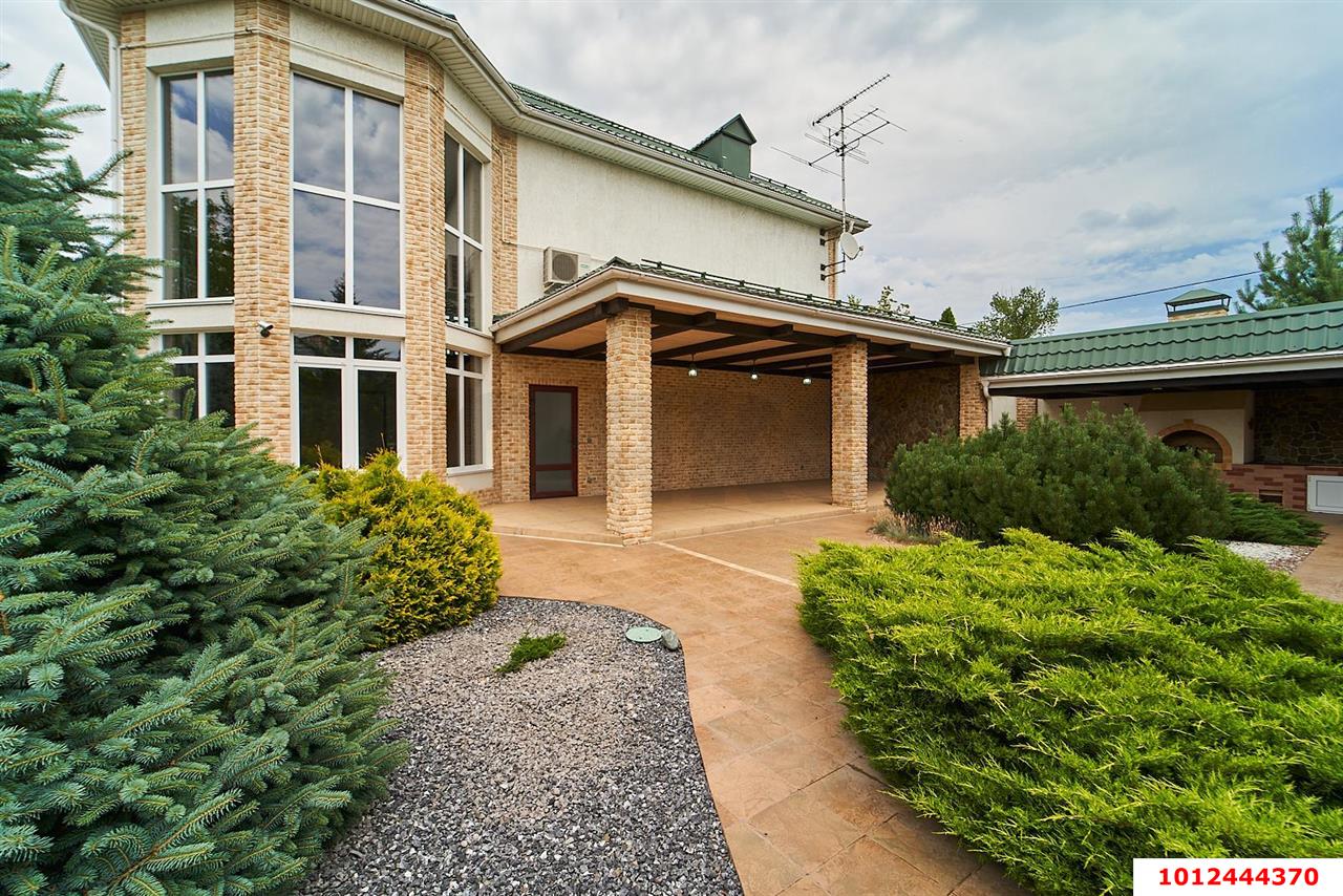 Фото №1: Дом 351 м² + 10 сот. - СНТ Пригород, ул. Атамана Кухаренко, 16