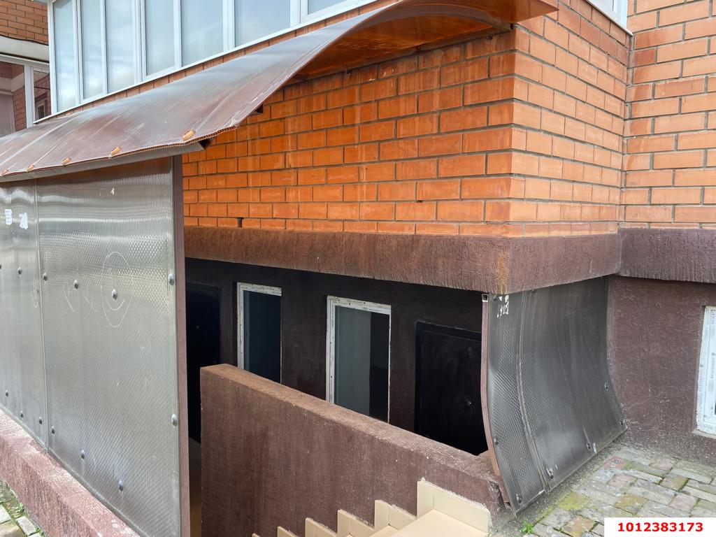 Фото №3: Торговое помещение 38 м² - Краснодар, жилой комплекс Калинино Парк, ул. имени В.М. Комарова, 21/1к6