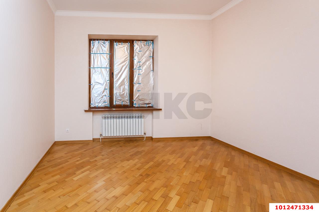 Фото №29: Дом <span class="whitespace-nowrap">350 м²</span> <span class="whitespace-nowrap">+ 8 сот.</span>, <span class="whitespace-nowrap">2 эт.</span> - Краснодар, Прикубанский внутригородской округ, Калинино, мкр. имени Петра Метальникова, ул. Защитников Отечества