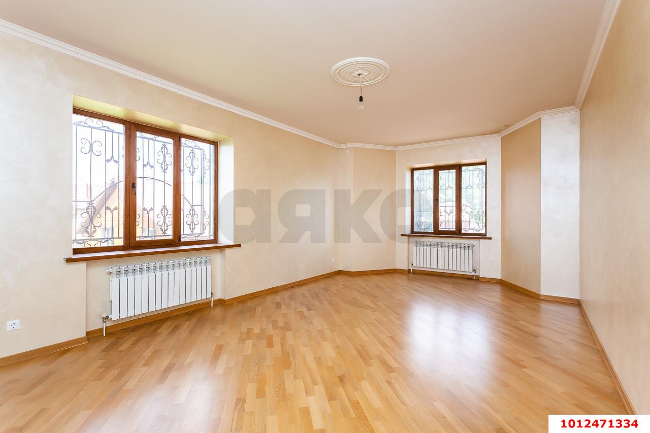 Фото №21: Дом <span class="whitespace-nowrap">350 м²</span> <span class="whitespace-nowrap">+ 8 сот.</span>, <span class="whitespace-nowrap">2 эт.</span> - Краснодар, Прикубанский внутригородской округ, Калинино, мкр. имени Петра Метальникова, ул. Защитников Отечества
