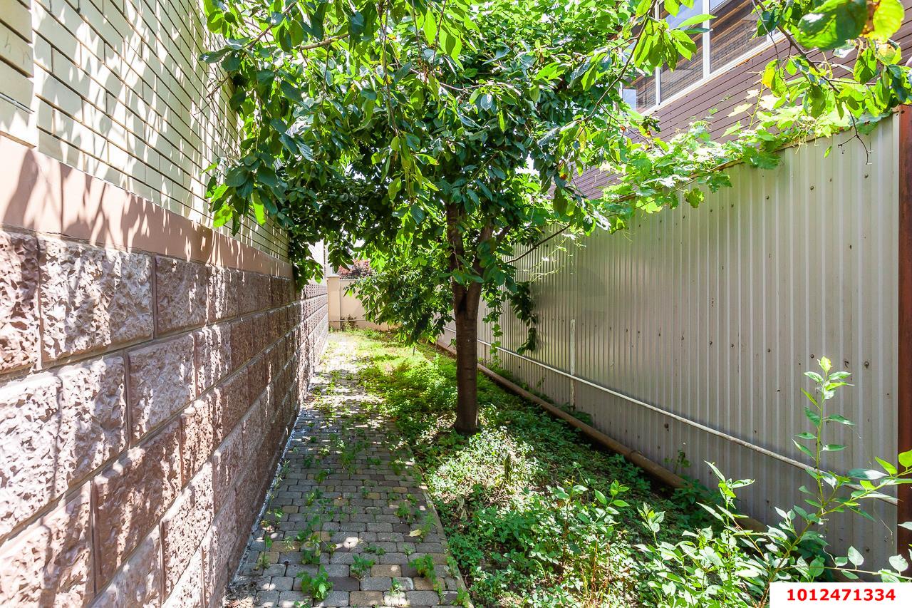 Фото №6: Дом <span class="whitespace-nowrap">350 м²</span> <span class="whitespace-nowrap">+ 8 сот.</span>, <span class="whitespace-nowrap">2 эт.</span> - Краснодар, Прикубанский внутригородской округ, Калинино, мкр. имени Петра Метальникова, ул. Защитников Отечества
