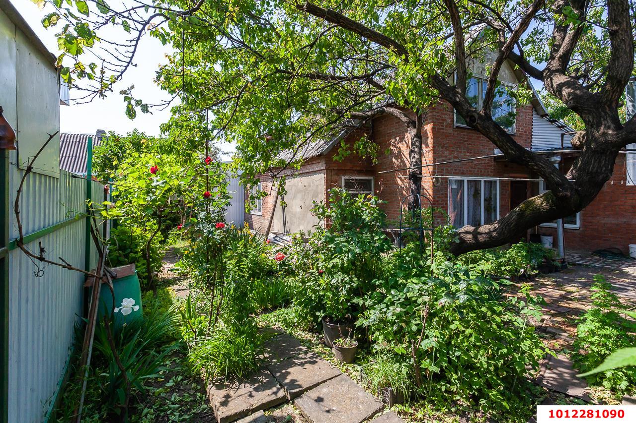 Фото №1: Часть дома 129 м² + 8 сот. - Краснодар, Центральный, ул. Будённого, 274