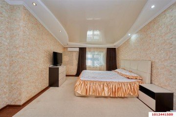 Фото №1: 2-комнатная квартира 77 м² - Краснодар, мкр. Восточно-Кругликовский, ул. Черкасская, 113