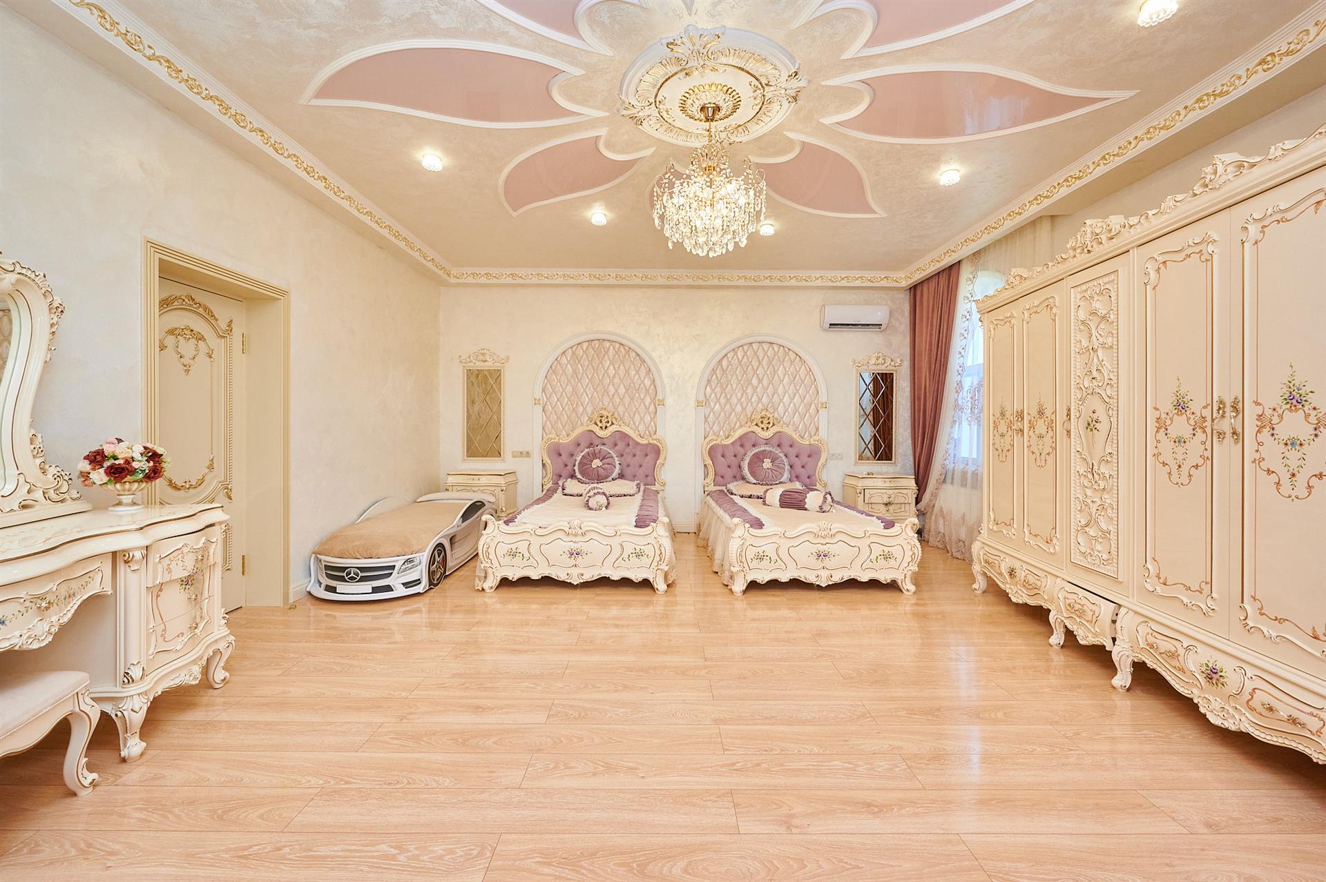 Фото №7: Дом 375 м² + 13.67 сот. - Ленина, мкр. Карасунский внутригородской округ, ул. имени Маршала Жукова, 55