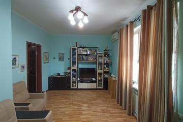 Фото №1: 1-комнатная квартира 47 м² - Краснодар, мкр. Хлопчато-бумажный Комбинат, ул. Селезнёва, 115