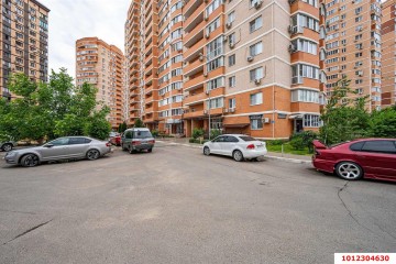 Фото №1: 1-комнатная квартира 46 м² - Краснодар, мкр. Юбилейный, ул. 70-летия Октября, 1/4