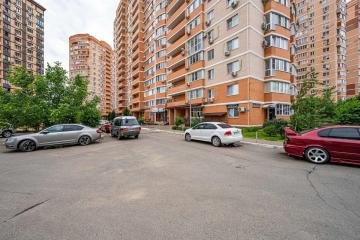 Фото №1: 1-комнатная квартира 53 м² - Краснодар, мкр. Юбилейный, ул. 70-летия Октября, 1/4