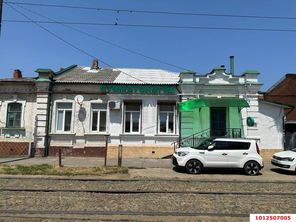 Фото №1: 4-комнатная квартира 85 м² - Краснодар, Центральный внутригородской округ, мкр. Центральный, ул. имени Максима Горького, 159