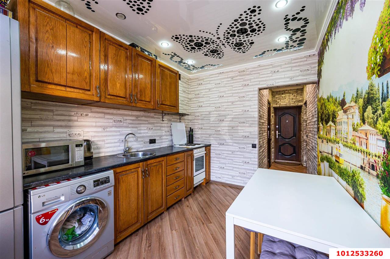 Фото №2: 2-комнатная квартира 70 м² - Краснодар, Прикубанский внутригородской округ, ЖК Лучезарный, мкр. Музыкальный, ул. имени Сергея Есенина, 129/5