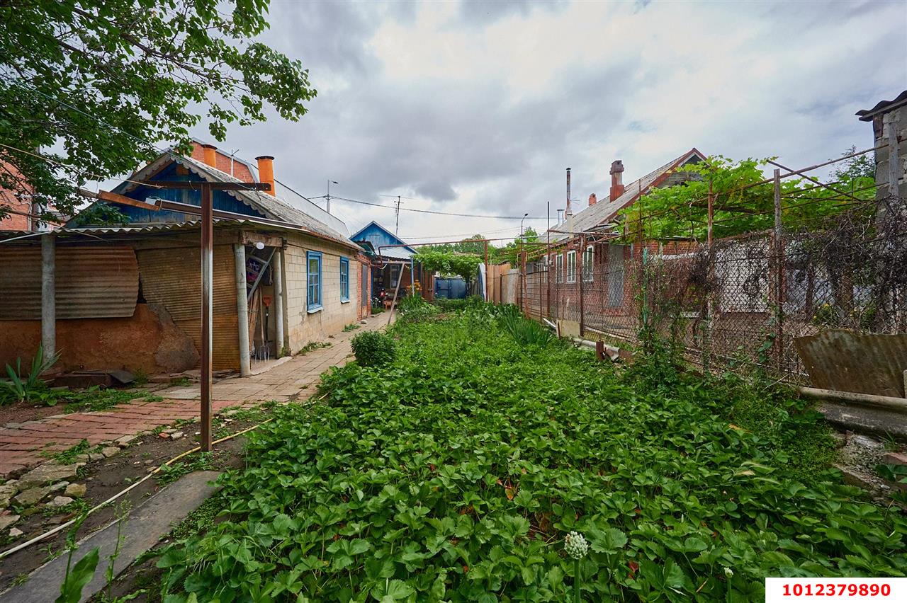 Фото №3: Дом 40 м² + 3.7 сот. - Краснодар, Сельскохозяйственный Институт, ул. Алма-Атинская, 38