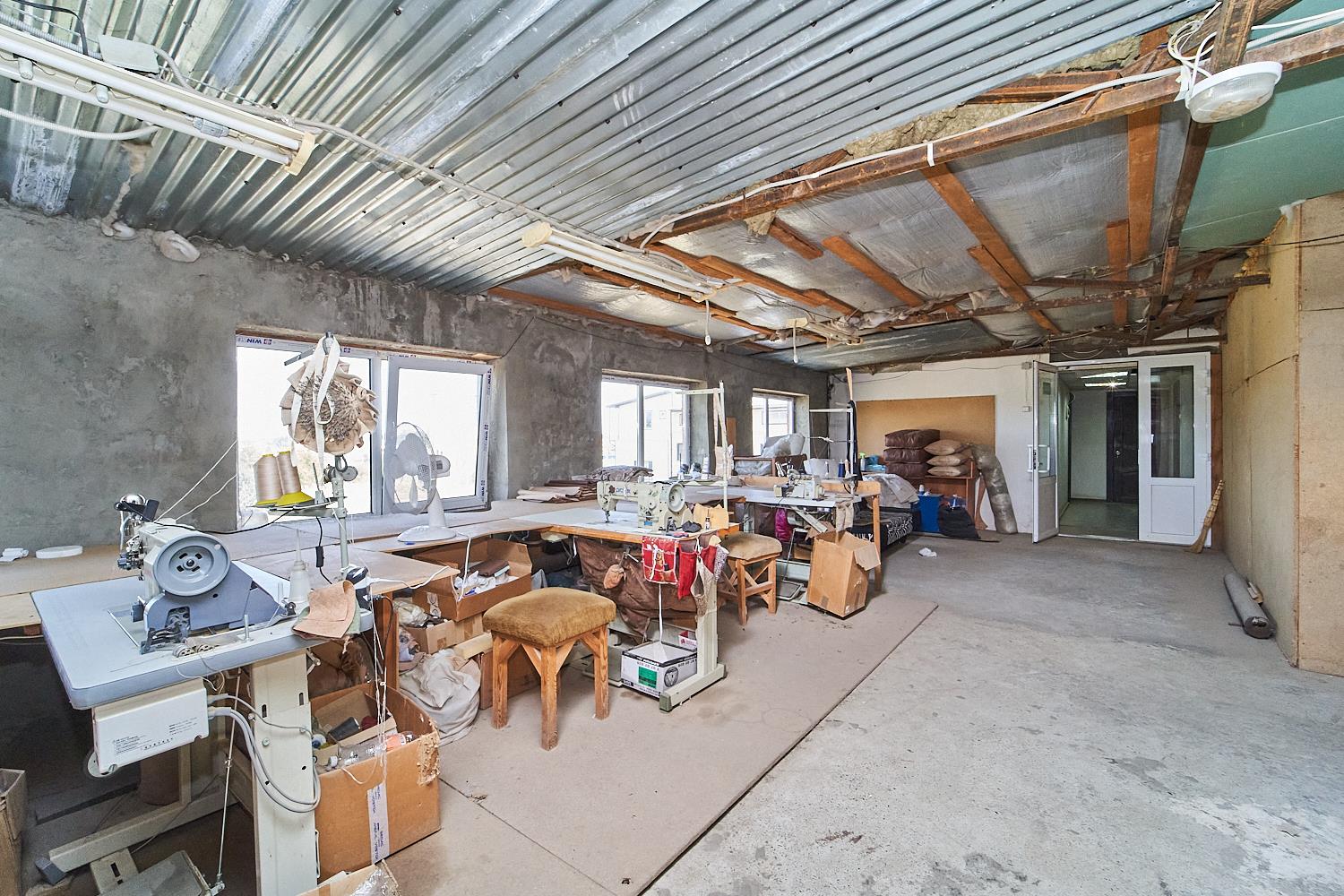 Фото №6: Коммерция 1071 м² - Северская, ул. Западная, 37