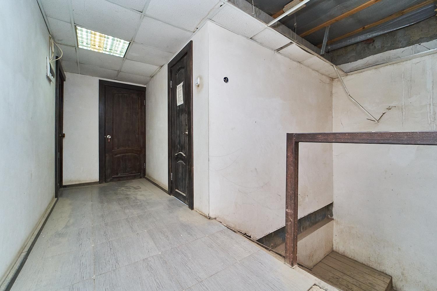 Фото №9: Коммерция 1071 м² - Северская, ул. Западная, 37