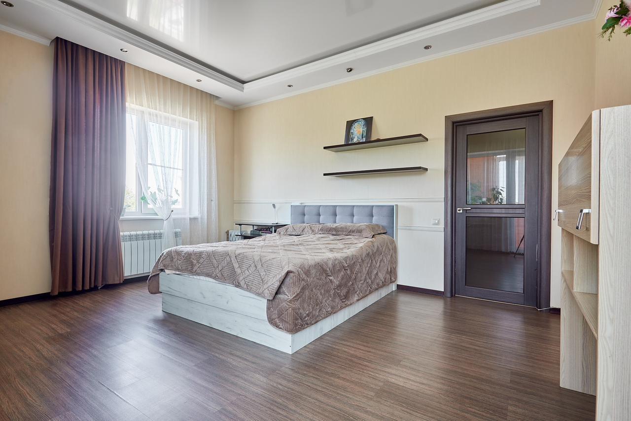 Фото №1: 1-комнатная квартира 54 м² - Краснодар, Прикубанский внутригородской округ, Калинино, мкр. Завод Радиоизмерительных Приборов, ул. 1 Мая, 570