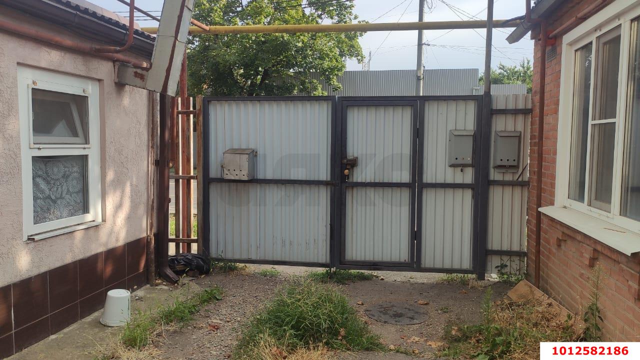 Фото №1: Часть дома 52 м² + 1 сот. - Краснодар, Центральный внутригородской округ, мкр. Центральный, ул. Будённого, 189