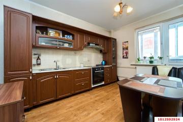 Фото №1: 1-комнатная квартира 46 м² - Краснодар, мкр. Центральный, ул. Фабричная, 10