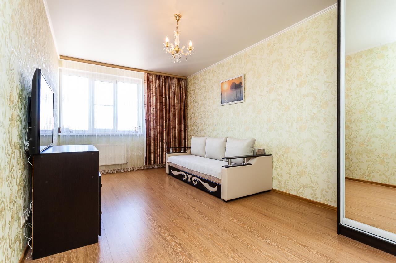 Фото №1: 2-комнатная квартира 65 м² - Краснодар, имени Петра Метальникова, Прикубанский внутригородской округ, Завод Радиоизмерительных Приборов, мкр. Музыкальный, ул. Московская, 158