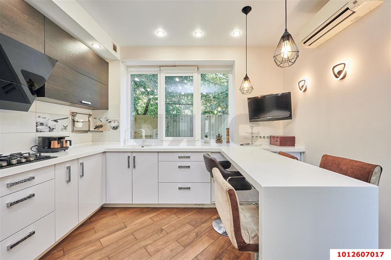 Фото №8: Дом 236 м² + 6 сот. - Краснодар, Прикубанский внутригородской округ, Микрохирургии глаза, мкр. СНТ № 1, ул. Абрикосовая, 556