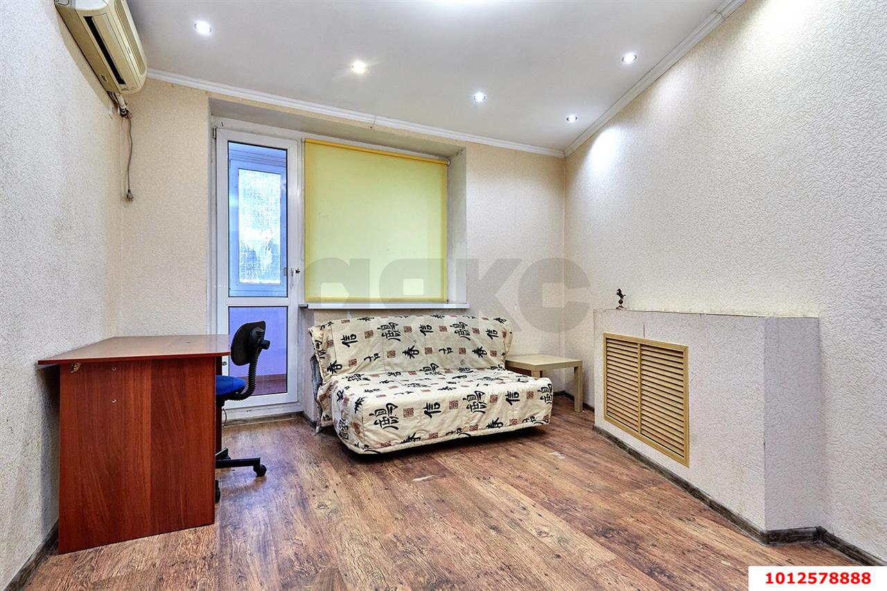 Фото №3: 4-комнатная квартира 86 м² - Краснодар, Прикубанский внутригородской округ, Калинино, мкр. Краевая Клиническая Больница, ул. имени 40-летия Победы, 63