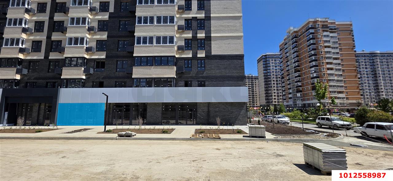 Фото №3: Торговое помещение 41 м² - Краснодар, Россинского, б-р Адмиралтейский, 1