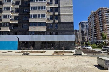 Фото №1: Торговое помещение 41 м² - Краснодар, мкр. Россинского, б-р Адмиралтейский, 1