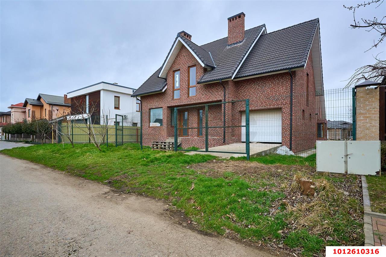 Фото №2: Дом 201 м² + 5.1 сот. - Краснодар, Прикубанский внутригородской округ, п. коттеджный  Зелёная Долина, ул. Феррарская, 6/1