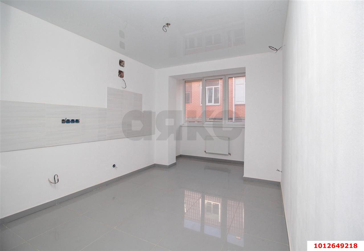 Фото №1: 2-комнатная квартира 79 м² - Краснодар, Прикубанский внутригородской округ, Завод Радиоизмерительных Приборов, мкр. Музыкальный, ул. имени Мусоргского М.П., 3